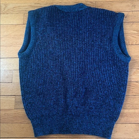 VNTG Brunny Buttoned Vest - Picture 3 of 6